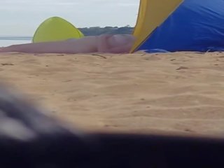 Attractive milfka spied na pláž (please komentár)